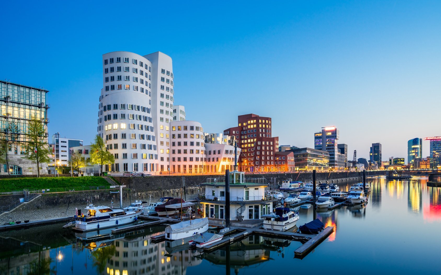 Wakacje w Nadrenii: Blisko zamku i atrakcji Düsseldorfu w Hotelu MOXY Düsseldorf South ze śniadaniem
Wakacje w Nadrenii: Blisko zamku i atrakcji Düsseldorfu w Hotelu MOXY Düsseldorf South ze śniadaniem
