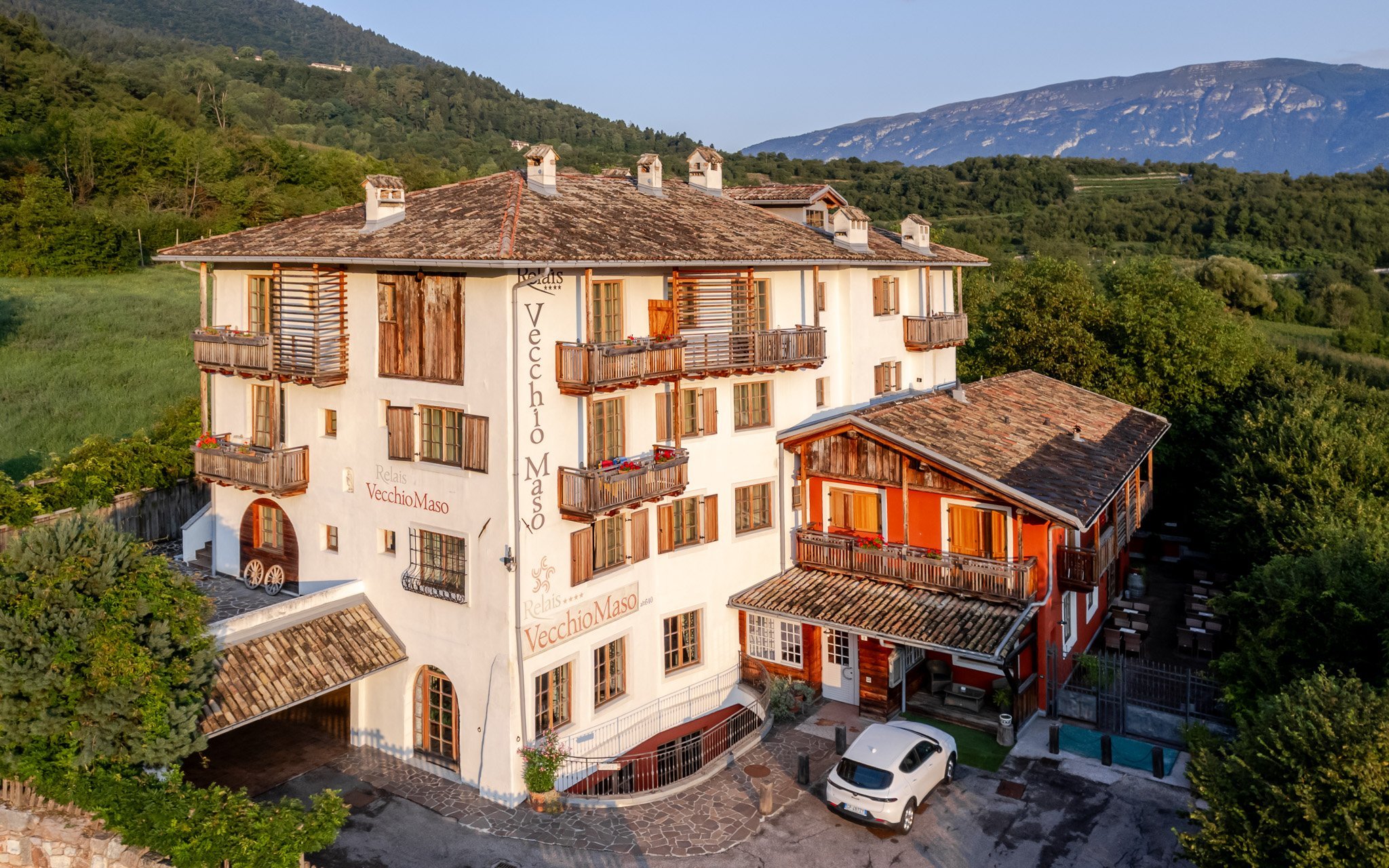 Pobyt wellness w regionie Trentino: Hotel Relais Vecchio Maso **** z obiadokolacją, basenami i saunami + wino
Pobyt wellness w regionie Trentino: Hotel Relais Vecchio Maso **** z obiadokolacją, basenami i saunami + wino