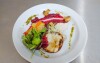 W hotelowej restauracji można skosztować różnorodnych przysmaków