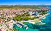 Turkusowe wybrzeże zaprasza do pływania, Vodice, Chorwacja