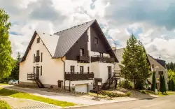 Pobyt w Karkonoszach: Harrachov w pensjonacie U Bernardýna z obiadokolacją i zniżką na tor bobslejowy