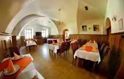 Restauracja, Dwór Lučivná ***, Słowacja