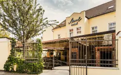 Południowe Morawy (nie tylko) dla winiarzy: Hotel Mariel *** w centrum Znojma ze śniadaniem i degustacją 12 próbek wina