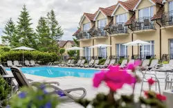 Kurort Rewal nad brzegiem Morza Bałtyckiego: Hotel Alcest *** tuż przy plaży ze śniadaniami i wellness