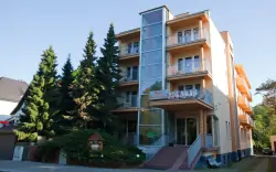 Hotel Polaris III, Polska