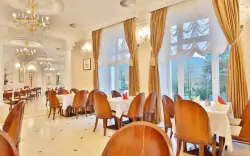 Możesz dobrze się bawić we wspaniałej restauracji Sun Palace Spa