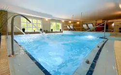 Miszkolc 450 m od łaźni termalnych: 4* Bástya Konferencia és Wellness Hotel z all inclusive light + baseny 