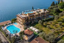 Włochy w kurorcie Toscolano Maderno nad jeziorem Garda: 4* Hotel Piccolo Paradiso z all inclusive i 2 basenami