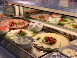Śniadanie w formie bufetu, Hotel Vega ***, Malcesine, Włochy