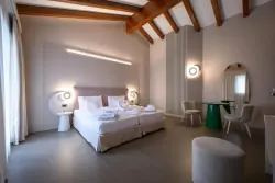 Elegancki pokój hotelowy, Villa Nicolli Romantic Resort ****, Riva del Garda (TN), Włochy