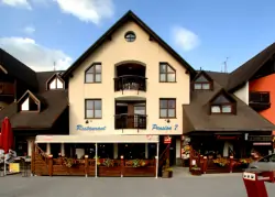 Karkonosze: Harrachov z widokiem na skocznie w Pensionie 7 z prywatnym wellness, śniadaniem/obiadokolacją