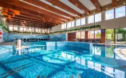 Rajecké Teplice, 650 m od łaźni: Wellness Hotel Diplomat **** z obiadokolacją, basenem, jacuzzi i 4 saunami