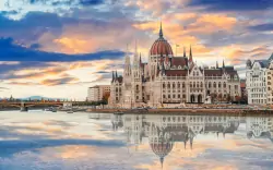 Centrum Budapesztu blisko Placu Bohaterów w Hotelu Six Inn *** ze śniadaniem + wellness z jacuzzi i sauną 