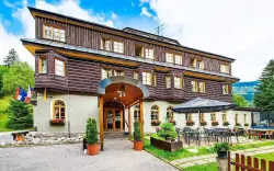 Špindlerův Mlýn: Alpský Hotel ***+ ze śniadaniem lub obiadokolacją, wellness bez limitu i ping-pong + zniżka  