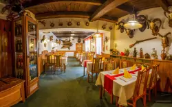 Stylowa restauracja, Penzion Rampušák, Rokytnice