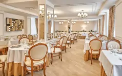 Restauracja Royal Leaf z sezonowym menu à la carte