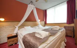Pokój, Therma Nea Dunajská Streda