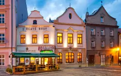 Jindřichův Hradec: Hotel Concertino - Zlatá Husa **** ze śniadaniem, prywatną sauną + czekoladowy masaż 
