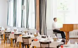 Restauracja, Hotel Löwenstein, Konstantinowe Łaźnie