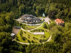 Rychnov nad Kněžnou: Pobyt w Villi Hotel Studánka *** w otoczeniu przyrody z obiadokolacją i wellness 