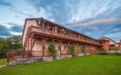Egerszalók przy termach w Sweet-Life Wellness Apartments z nieograniczonym wellness, winem i śniadaniami