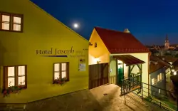 Trebic 1 km od parku wodnego w Hotelu Joseph 1699 **** ze śniadaniem i wycieczką historyczną + domowy drink 