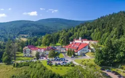 Góry Izerskie w Klinice Młodości Resort z obiadokolacją i nielimitowanym centrum wellness