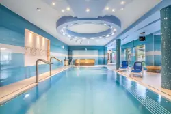 Wielki Meder blisko aquaparku Thermal Corvinus ve Spa & Wellness Hotelu Orchidea ** z obiadokolacją i basenem