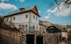 Pobyt w centrum Bańskiej Szczawnicy w zabytkowym Hotelu Resla Residence *** ze śniadaniem, prywatnym wellness