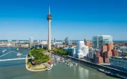 Niemcy: Pobyt w hotelu Hilton Düsseldorf kilka kroków od Renu i blisko centrum miasta + śniadanie 