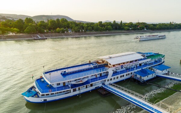 Fortuna Boat Hotel ***
