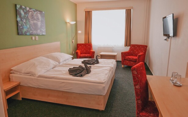 Pokoje dwuosobowe standard, Hotel Miejski Bobík ***, Szumawa