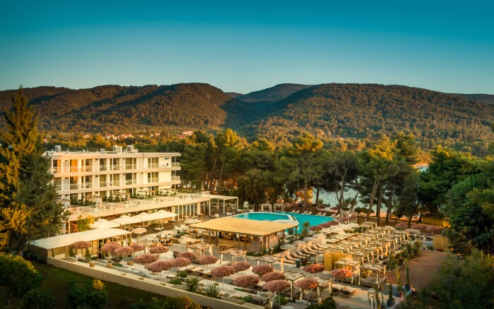 Chorwacja: Stari Grad w [PLACES] Hvar Hotel by Valamar *** z obiadokolacją, plażą, odkrytymi basenami 