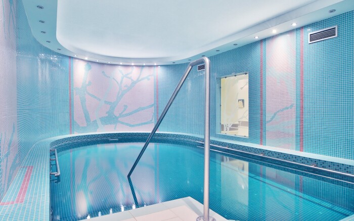 Mariańskie Łaźnie w centrum w Hotelu Sun Palace Spa & Wellness **** z krytym basenem, sauną i obiadokolacją