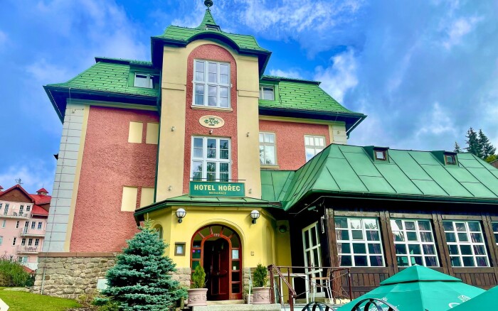 Karkonosze: Wakacje w Pecu pod Śnieżką w Hotelu Hořec **** z obiadokolacją, sauną i welcome drink