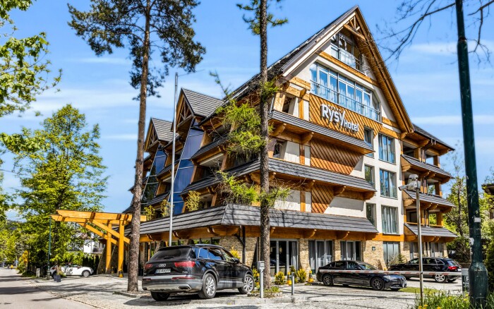 Zakopane w Tatrach: 5* Hotel Rysy ze śniadaniem/obiadokolacją + prywatne wellness (jacuzzi, sauna)