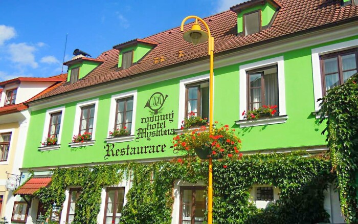 Południowe Czechy: Třeboň w Hotelu Myslivna *** z basenem w Spa Aurora, jaskinią solną i obiadokolacją