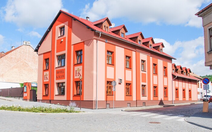 Posázaví w pobliżu zamku i wież widokowych w Hotelu Kácov *** z obiadokolacją,  fitnessem i welcome drinkiem