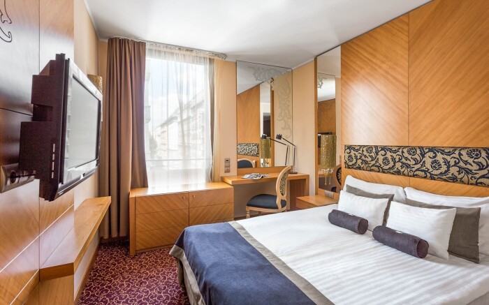 Budapeszt w centrum przy dworcu w Hotelu Marmara **** ze śniadaniem, późny check out i butelka wina