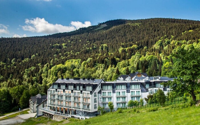 Aparthotel Panorama – Czarna Góra w Śnieżnik ze śniadaniem, jacuzzi i sauną + przechowalnia rowerów