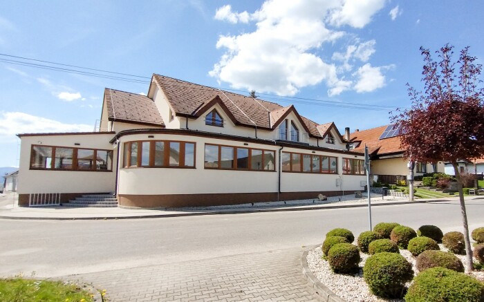 Liptov u Bešeňové w Apartamentach rodzinnych Adam z obiadokolacją i wstępem do wellness (2 sauny i basen)