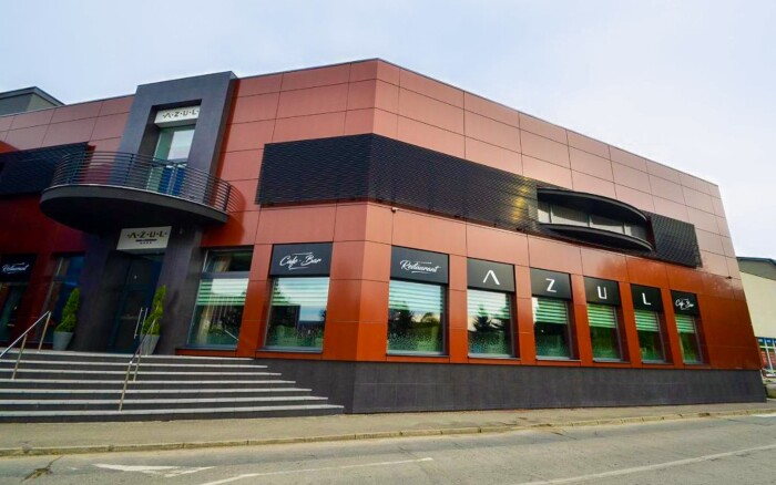 OChK Ponitří blisko Uzdrowiska Termalnego Malé Bielice: Wakacje w nowoczesnym Hotelu AZUL **** ze śniadaniem