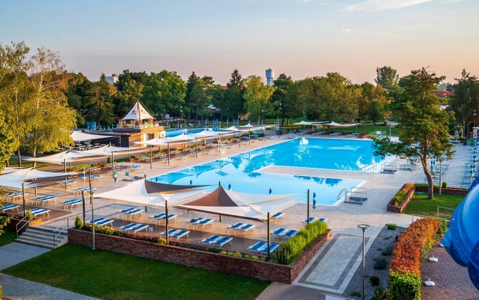 Dunajská Streda: Penzión Thermalpark **** z obiadokolacją i aż 10 krytymi i odkrytymi basenami + plac zabaw