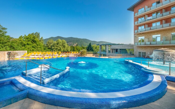 Węgry: Luxury Thermal Hotel Visegrád ****+ z termalnymi łaźniami, wellness i obiadokolacją + dziecko gratis