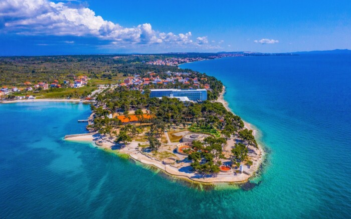 Chorwacja w pobliżu Zadaru i przy plaży w Hotelu Pinija **** z basenami, wellness + obiadokolacje