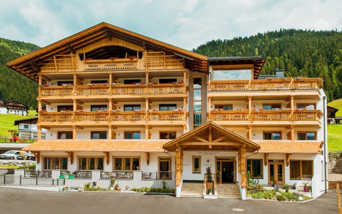 Karyntia z widokiem na góry w Hotelu Paternwirt **** z obiadokolacją, wellness z saunami i parą + karta gościa