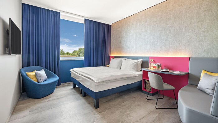 Bawaria w wyjątkowym kraterze Ries w pobliżu zabytków: Hey Lou Hotel Nördlingen ze śniadaniem w formie bufetu 