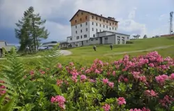 Budynek hotelu, Hotel Tauplitzalm  ***, Tauplitzalm, Alpy, Austria