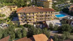 Kompleks hotelowy, Hotel Florida ***, Limone (BS), Włochy