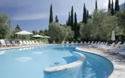 Basen zewnętrzny, Hotel Rely ***, Brenzone sul Garda, Włochy